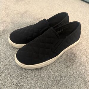 Super cute black quilted slip on shoes